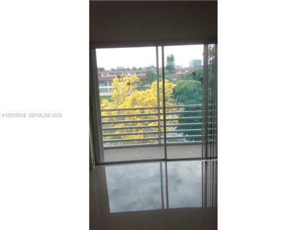 Biscayne Lake Gardens, 2880 NE 203rd St #25, Aventura, Florida 33180, image 1