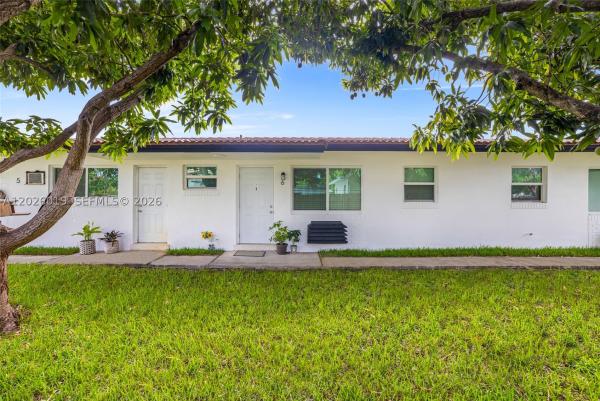 Royal Poinciana, 1927 Roosevelt St #1-5, Hollywood, Florida 33020, image 1