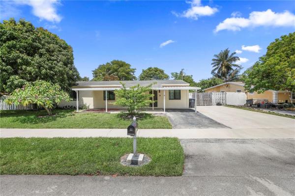 Broadview Country Club Estates, 1611 SW 67th Ave, North Lauderdale, Florida 33068, image 2