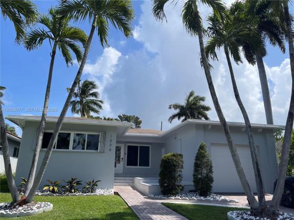 Hollywood Lakes, 1230 Hollywood Blvd, Hollywood, Florida 33019, image 1