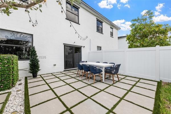 Viewpoint At Vista Lago, 577 NW 204th St, Miami Gardens, Florida 33169, image 1