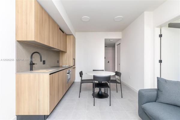 121 NE 5th St #510, Miami, Florida 33132, image 1