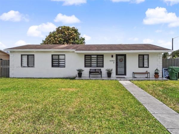 10762 SW 145th St, Unincorporated Dade County, Florida 33176, image 1