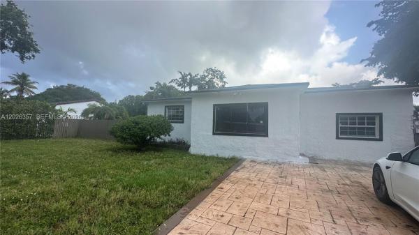 Biscayne Village Heights, 1090 NW 134th St, North Miami, Florida 33168, image 1