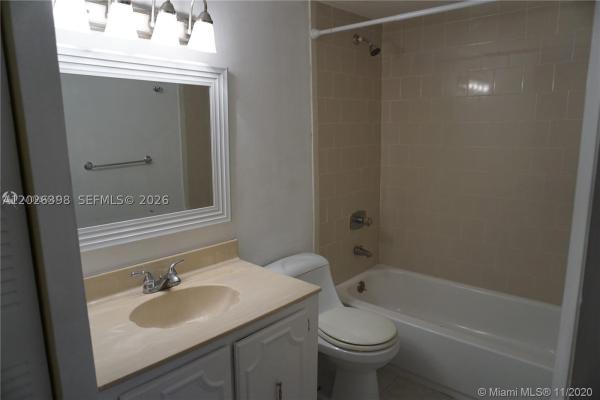 8950 NE 8th Ave #405, Unincorporated Dade County, Florida 33138, image 3