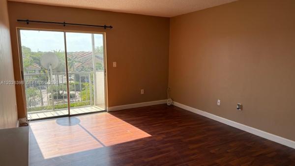 8950 NE 8th Ave #405, Unincorporated Dade County, Florida 33138, image 1