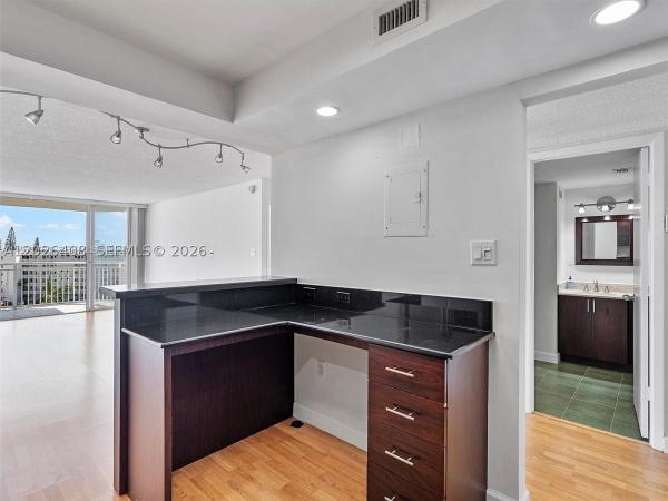 Del Prado, 18021 Biscayne Blvd #603-2, Aventura, Florida 33160, image 1