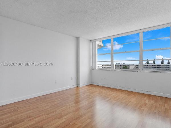 Del Prado, 18021 Biscayne Blvd #603-2, Aventura, Florida 33160, image 2