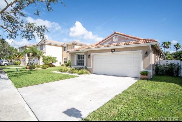 Estancia, 19213 SW 4th St, Pembroke Pines, Florida 33029, image 1