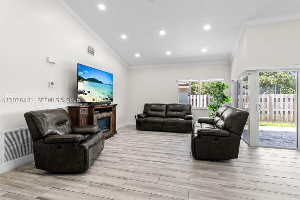 Waterford Patio Homes, 15037 Brighton Ln, Davie, Florida 33331, image 2