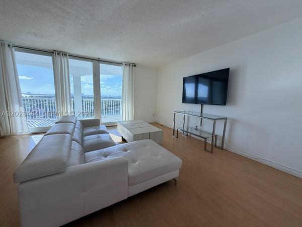 The Carriage House, 5401 Collins Ave #1022, Miami Beach, Florida 33140, image 1