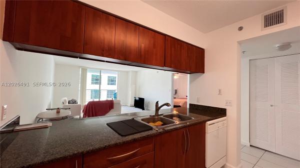 The Club At Brickell Bay, 1200 Brickell Bay Dr #2814, Miami, Florida 33131, image 3