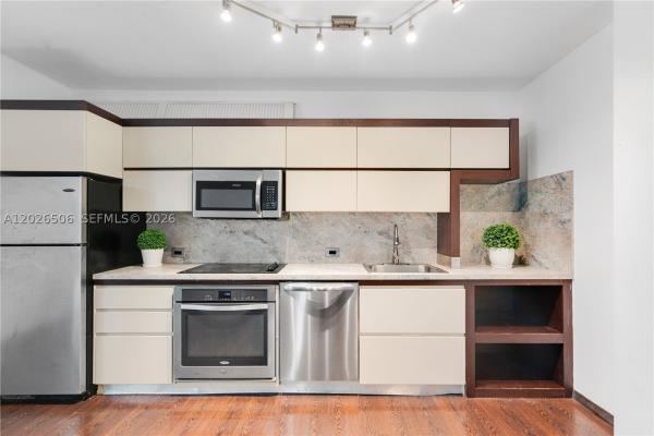 Governor, 435 21st St #212, Miami Beach, Florida 33139, image 2