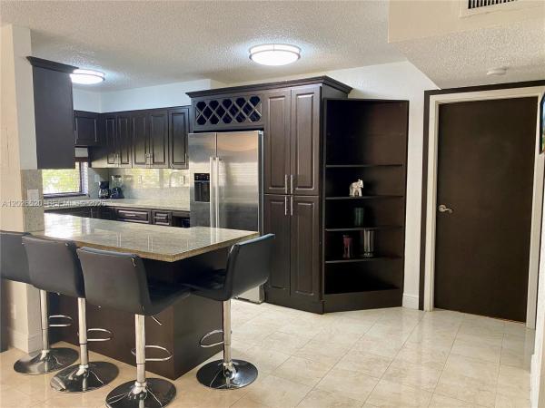 Plaza Of The Americas, 17011 N Bay Rd #304, Sunny Isles Beach, Florida 33160, image 1