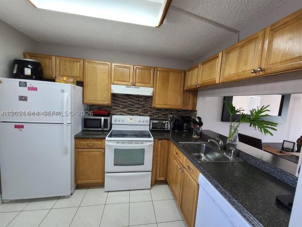 165 NW 93rd Ave #102, Pembroke Pines, Florida 33024, image 1