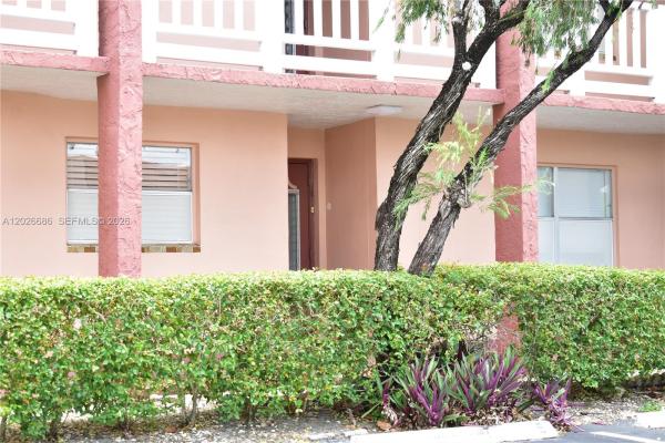 Sunrise Lakes 3, 9461 Sunrise Lakes Blvd #103, Sunrise, Florida 33322, image 2