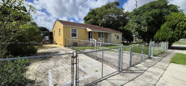 Marjohn Park, 610 E 6th Pl, Hialeah, Florida 33010, image 2