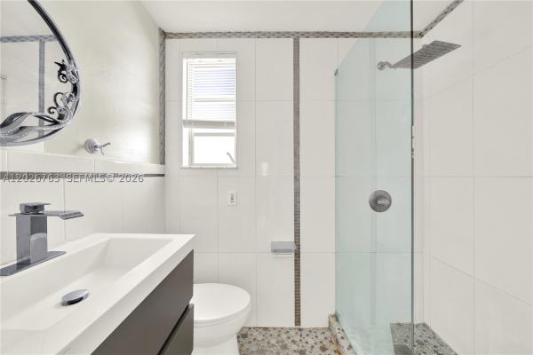 Art Deco, 610 8th St #102, Miami Beach, Florida 33139, image 3