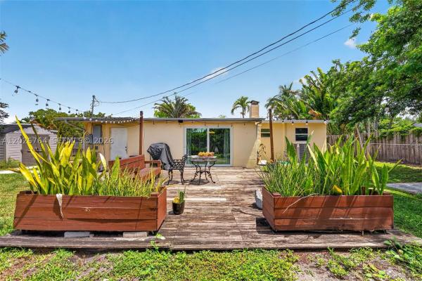 Twin Lakes South, 1060 W Prospect Rd, Oakland Park, Florida 33309, image 1