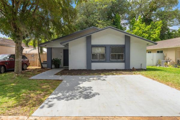 12026 SW 210th St, Unincorporated Dade County, Florida 33177, image 1
