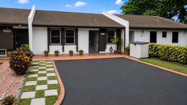 5103 SW 138th Avenue Cir, Unincorporated Dade County, Florida 33175, image 1