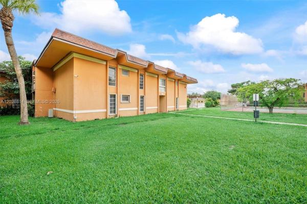 9445 SW 76th St #U4, Unincorporated Dade County, Florida 33173, image 1
