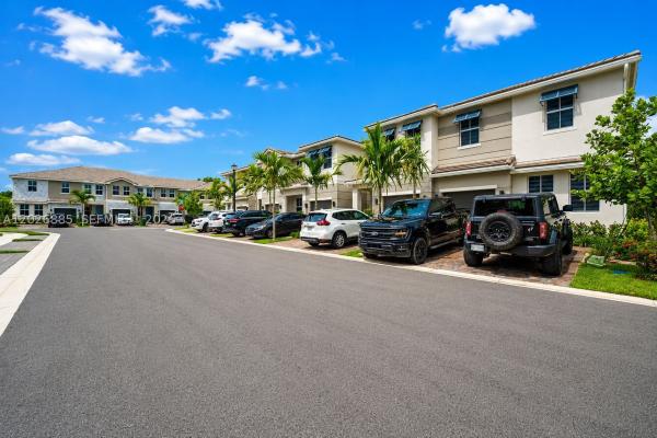 Merrick Square, 16934 SW 2nd Ct, Pembroke Pines, Florida 33027, image 3