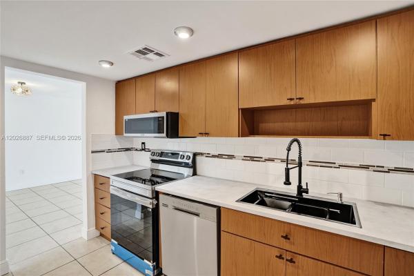 Bayview Palms, 1800 Sans Souci Blvd #435, North Miami, Florida 33181, image 2