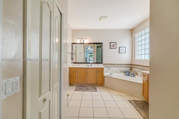4402 SW 162nd Pl, Unincorporated Dade County, Florida 33185, image 3