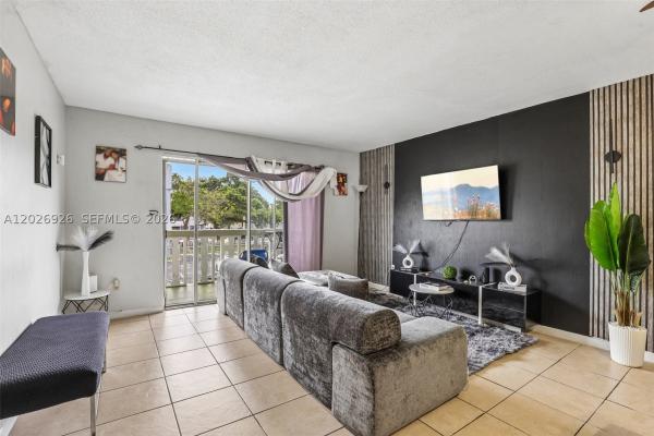 15225 NE 6th Ave #B208, Unincorporated Dade County, Florida 33162, image 1