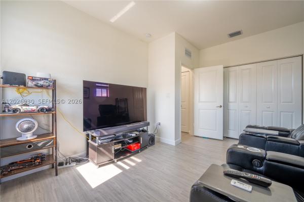 Kingman Commons, 2588 SE 2nd St, Homestead, Florida 33033, image 1