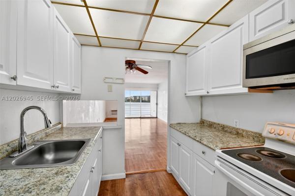 245 NE 191st St #3022, Unincorporated Dade County, Florida 33179, image 2