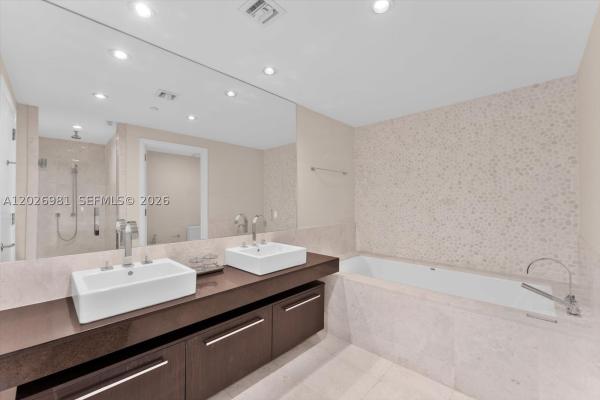 Jade Ocean, 17121 Collins Ave #3905, Sunny Isles Beach, Florida 33160, image 1