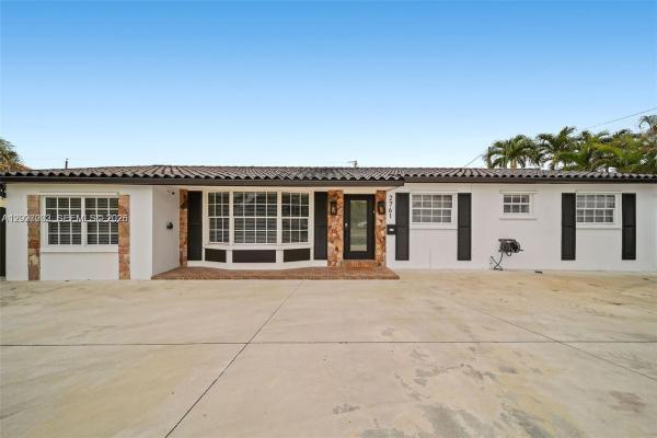 2761 SW 92nd Pl, Unincorporated Dade County, Florida 33165, image 1
