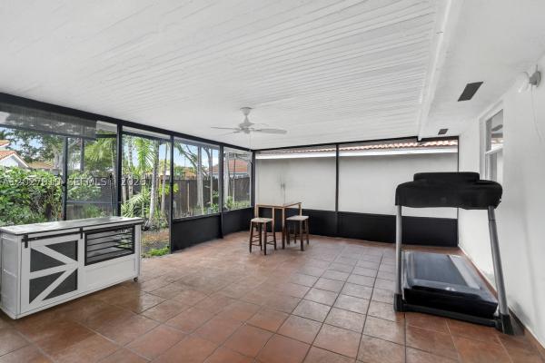 18847 NW 83rd Pl, Hialeah, Florida 33015, image 1