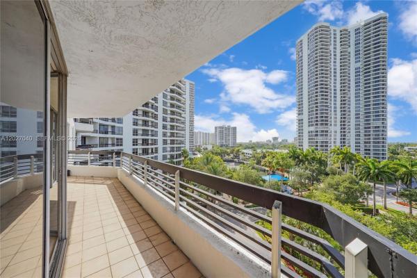 Mystic Pointe Tower 300, 3600 Mystic Pointe Dr #812, Aventura, Florida 33180, image 1