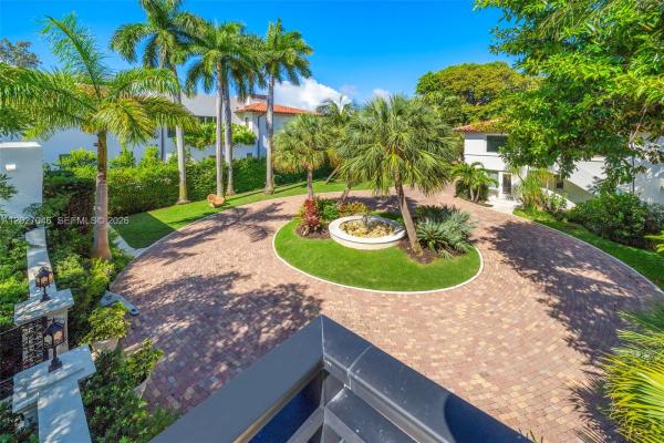 Pine Tree Drive, 4731 Pine Tree Dr, Miami Beach, Florida 33140, image 1