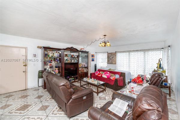 7712 Byron Ave #4, Miami Beach, Florida 33141, image 1
