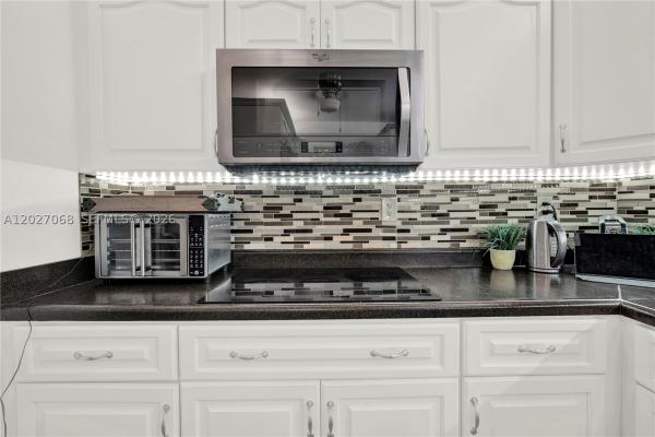 Arlen House East, 100 Bayview Dr #205, Sunny Isles Beach, Florida 33160, image 2