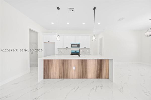 Cape Coral, 1226 NE 5th Pl, Cape Coral, Florida 33909, image 2