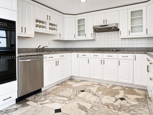 Brickell Place, 1925 Brickell Ave #1808, Miami, Florida 33129, image 2