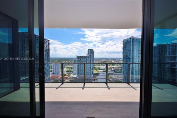 Reach Brickell City Centre, 68 SE 6th St #2812, Miami, Florida 33131, image 1