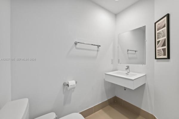 North Tower At Marina Palms, 17301 Biscayne Blvd #811, North Miami Beach, Florida 33160, image 1