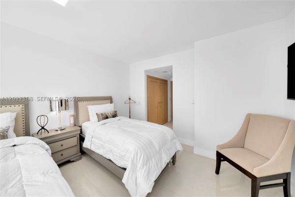 Blue Diamond, 4779 Collins Ave #908, Miami Beach, Florida 33140, image 2