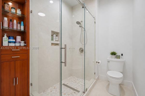 918 NE 191st St, Unincorporated Dade County, Florida 33179, image 1