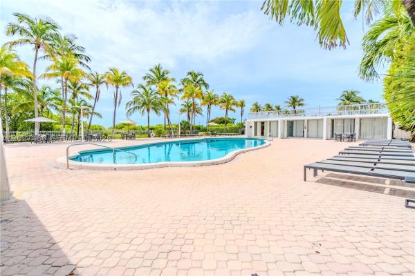 Mirasol Ocean Towers, 2655 Collins Ave #603, Miami Beach, Florida 33140, image 3