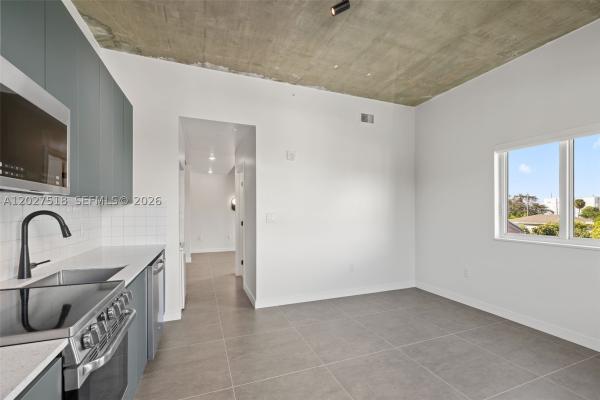 315 NW 32nd St #305, Miami, Florida 33127, image 3