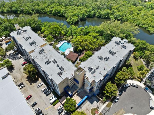 The Greynolds Park Club, 17890 W Dixie Hwy #603, North Miami Beach, Florida 33160, image 2