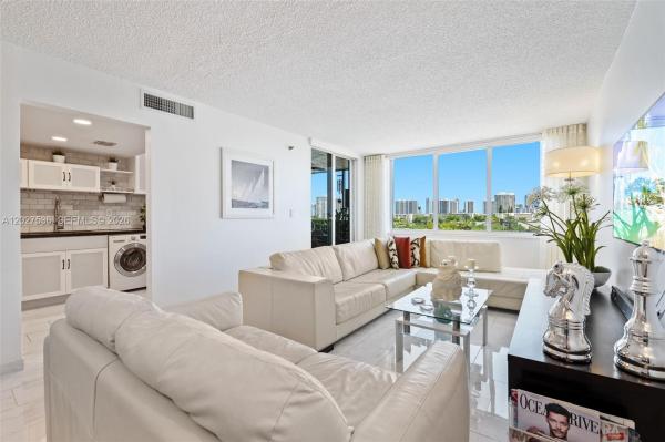 The Greynolds Park Club, 17890 W Dixie Hwy #603, North Miami Beach, Florida 33160, image 1