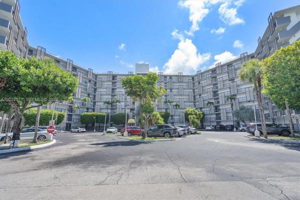Biscaya, 20400 W Country Club Dr #214, Aventura, Florida 33180, image 1